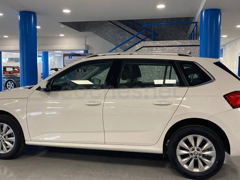 Usado Skoda Kamiq Ambition 110 CV (80 kW) 2021 Blanco SUV