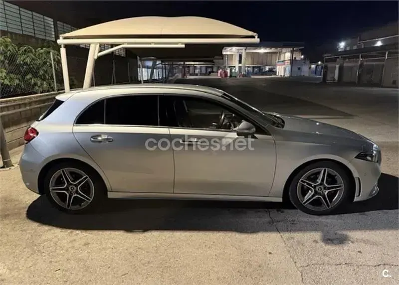 Usado Mercedes A200 150 CV (110 kW) 2022 Gris / plata Berlina