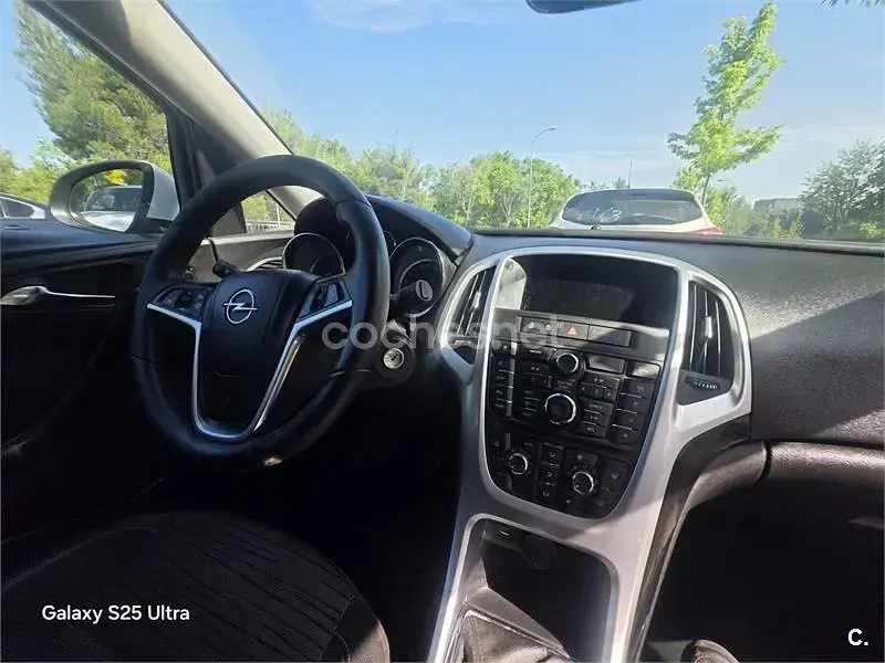 Usado Opel Astra Selective 165 HP (121 kW) 2015 Branco Sedan