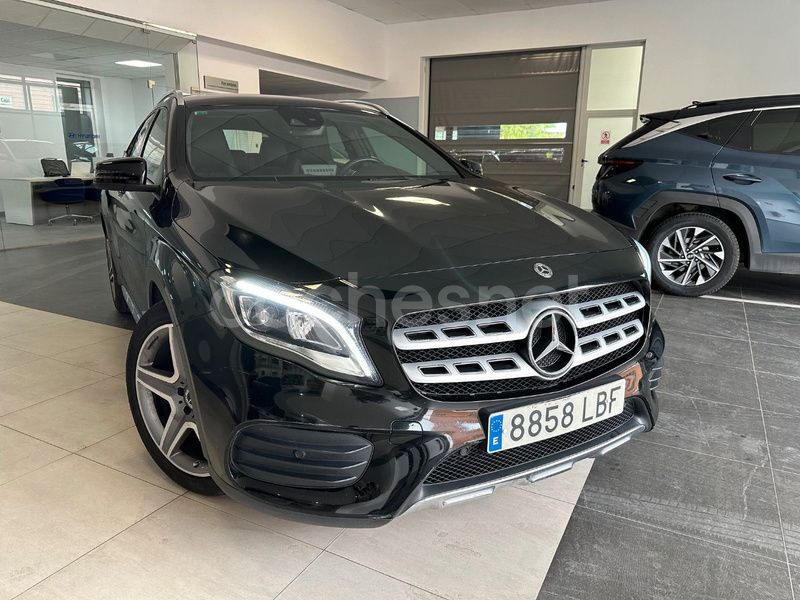 Usado Mercedes GLA200 136 CV (100 kW) 2019 Negro SUV