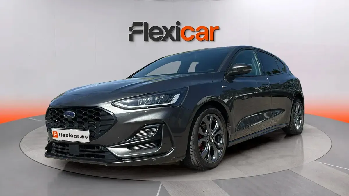Usado Ford Focus ST-Line X 125 HP (91 kW) 2023 Cinzento Sedan