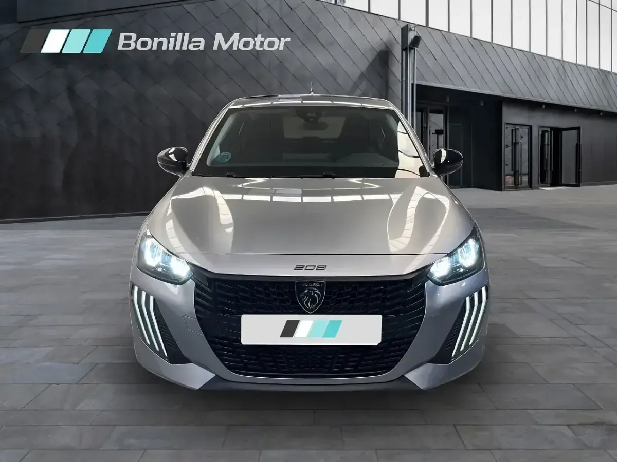 Usado Peugeot 208 Style 110 CV (80 kW) 2025 Gris Utilitario