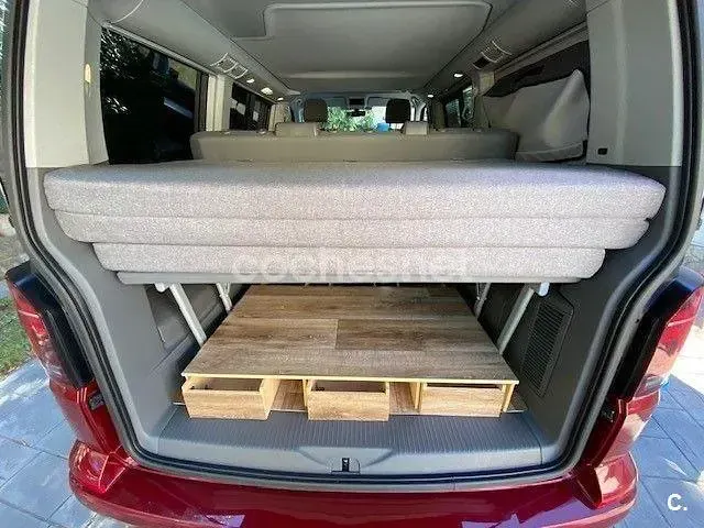 Usado VW California Beach 150 CV (110 kW) 2023 Granate Van