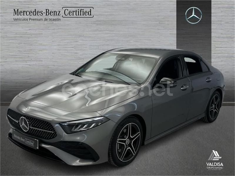 Gris / plata Nuevo 2025 Mercedes A180 Berlina | 36.900 € (Un poco caro) - Imagen 1/4