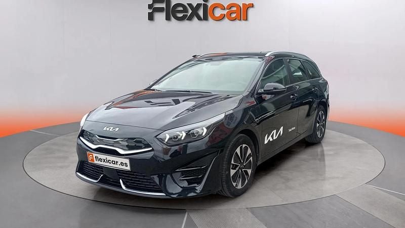 Usado Kia Ceed 141 CV (103 kW) 2024 Negro Utilitario