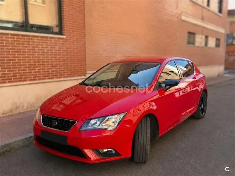 Usado Seat Leon CONNECT 110 CV (80 kW) 2016 Rojo Berlina