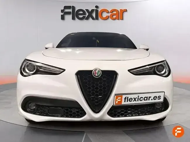 Usado Alfa Romeo Stelvio Veloce 210 CV (154 kW) 2020 Blanco SUV