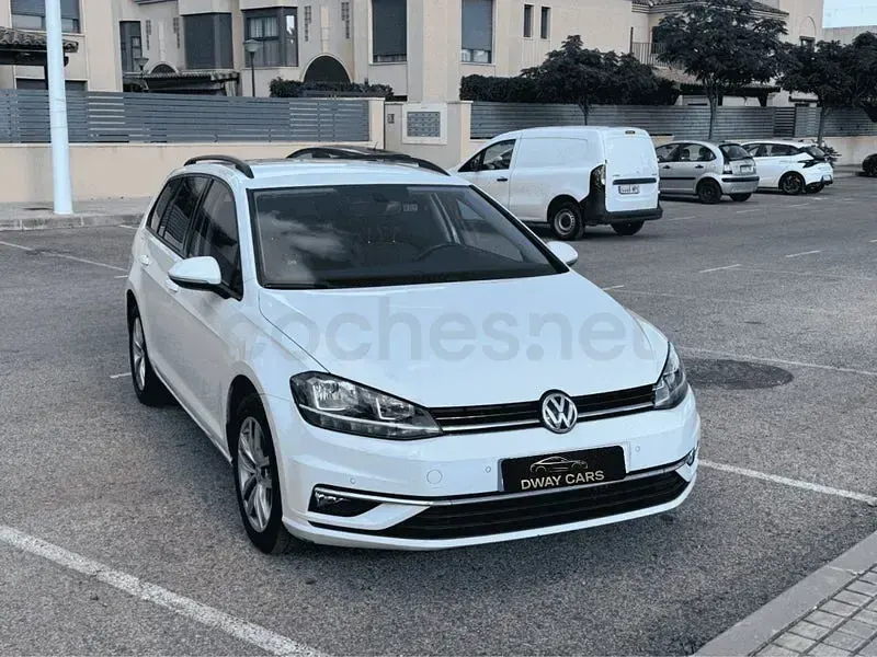 Usado VW Golf VII Advance 115 CV (84 kW) 2017 Blanco Familiar