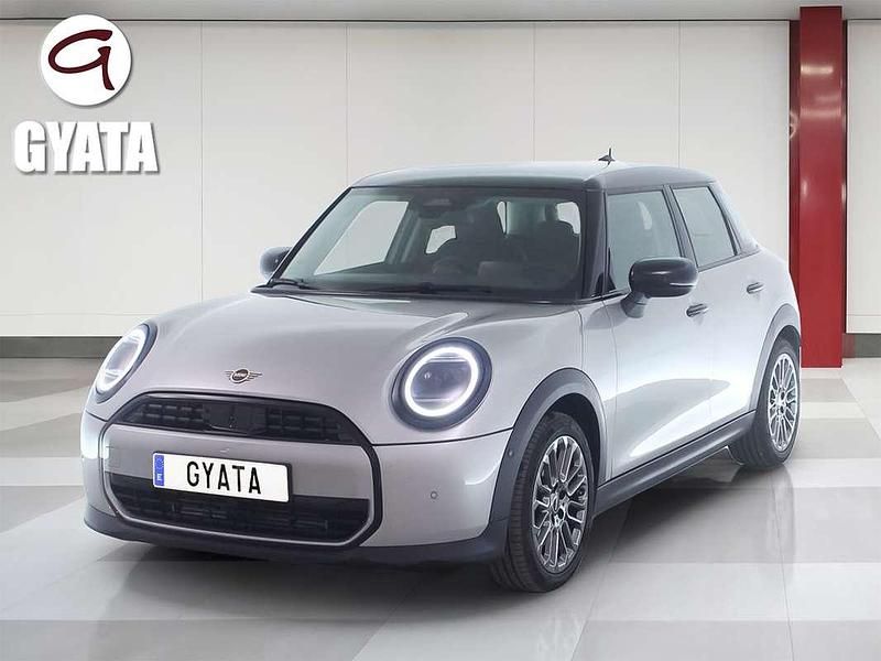Usado Mini Cooper Essential 156 CV (114 kW) 2025 Gris Utilitario