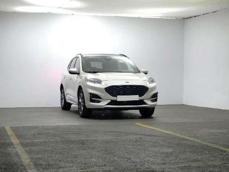 Usado Ford Kuga ST-Line X 227 CV (166 kW) 2021 Blanco SUV