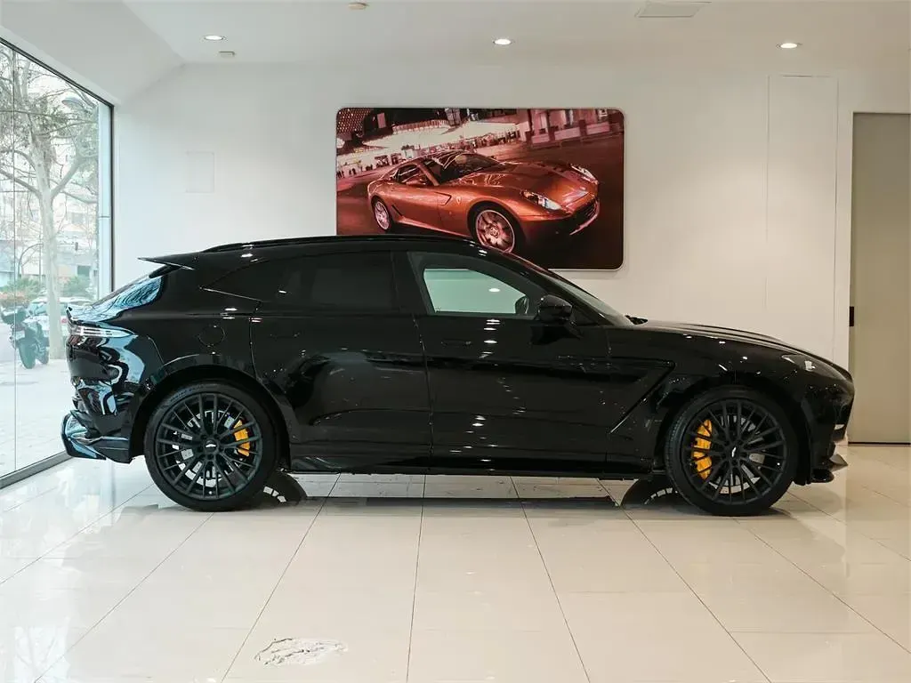 Usado Aston Martin DBX 707 CV (519 kW) 2024 Negro SUV