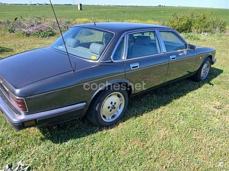 Usado Jaguar XJ6 Sovereign 200 CV (147 kW) 1991 Gris / plata Berlina