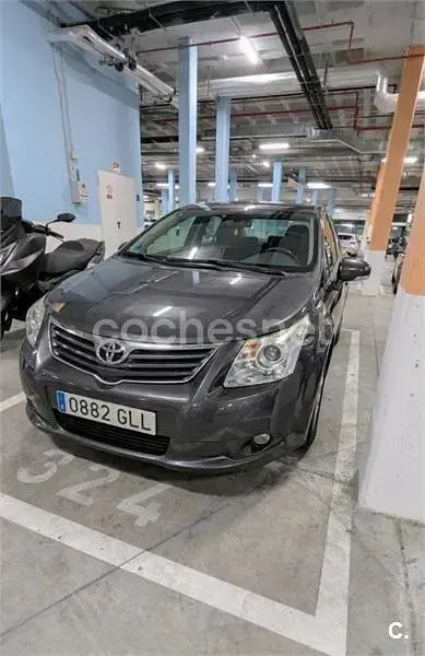 Usado Toyota Avensis Active 132 CV (97 kW) 2009 Gris / plata Berlina