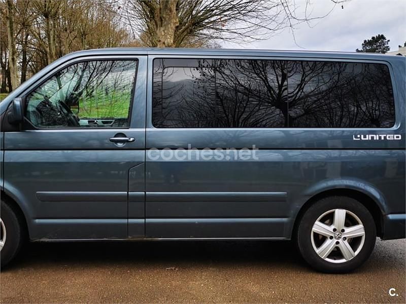 Usado VW Multivan United 130 CV (95 kW) 2008 Gris / plata Monovolumen