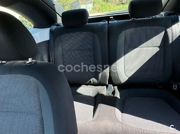 Usado VW Beetle 105 CV (77 kW) 2012 Blanco Utilitario
