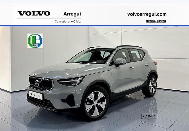 Nuevo Volvo XC40 163 CV (119 kW) 2025 Gris / plata SUV
