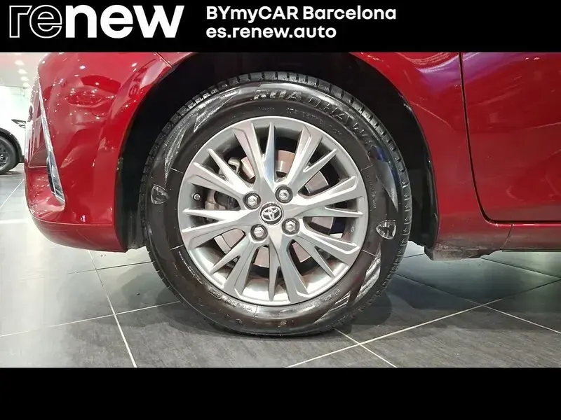 Usado Toyota Yaris Hybrid Advance 75 CV (55 kW) 2017 Rojo Berlina