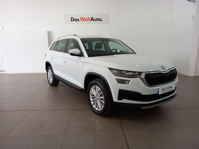 Blanco Usado 2023 Skoda Kodiaq Ambition SUV | 35.440 € (Precio justo) - Imagen 1/4