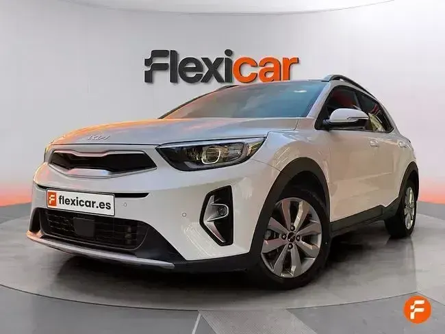 Usado Kia Stonic 100 CV (73 kW) 2022 Blanco SUV