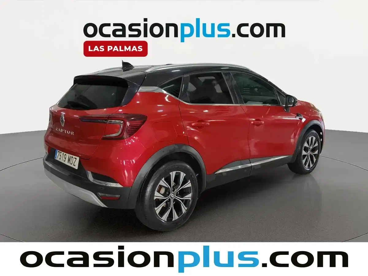 Usado Renault Captur Techno 90 CV (66 kW) 2023 Rojo SUV