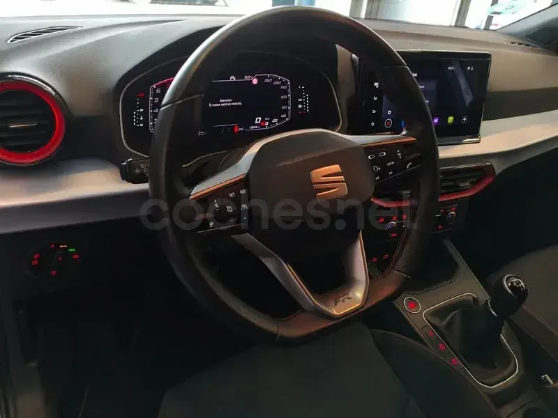 Usado Seat Ibiza FR 115 CV (84 kW) 2025 Blanco Utilitario