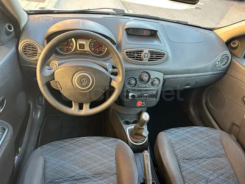 Usado Renault Clio Authentique 85 CV (62 kW) 2009 Marrón Familiar
