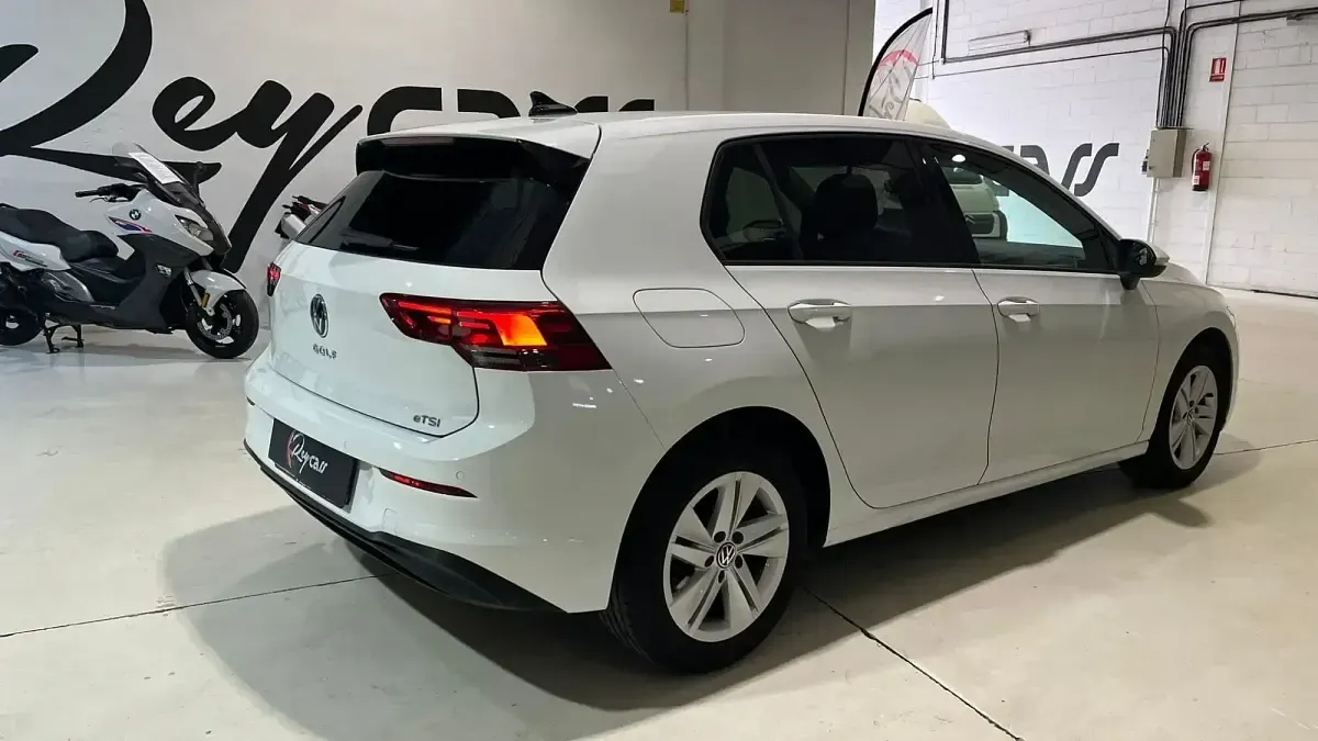 Usado VW Golf VIII Life 110 CV (80 kW) 2022 Blanco