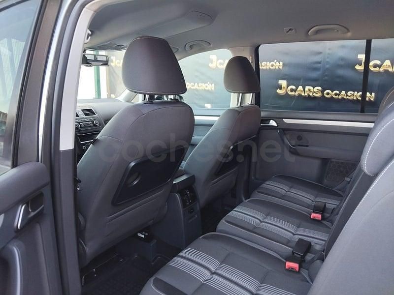 Usado VW Touran Sport 140 CV (102 kW) 2012 Gris / plata Monovolumen
