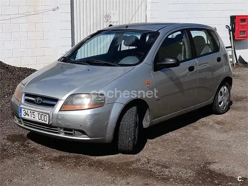 Usado Chevrolet Kalos 72 CV (52 kW) 2004 Gris / plata Berlina