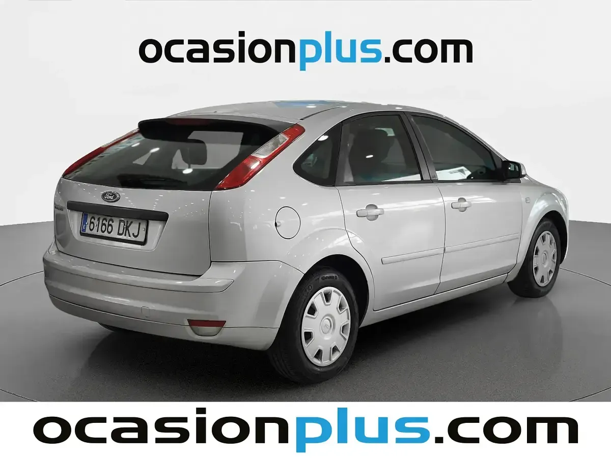 Usado Ford Focus Trend 101 CV (74 kW) 2005 Gris Utilitario