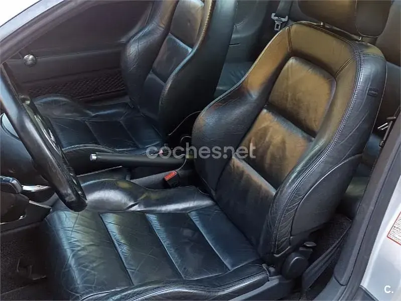 Usado Audi TT 180 CV (132 kW) 2000 Gris / plata Coupe