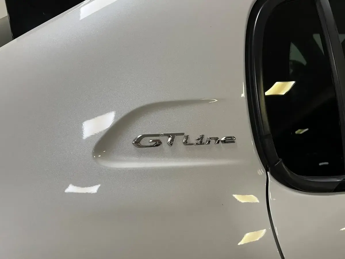 Occasion Peugeot 208 GT-line 102 ch (75 kW) 2019 Blanc Citadine