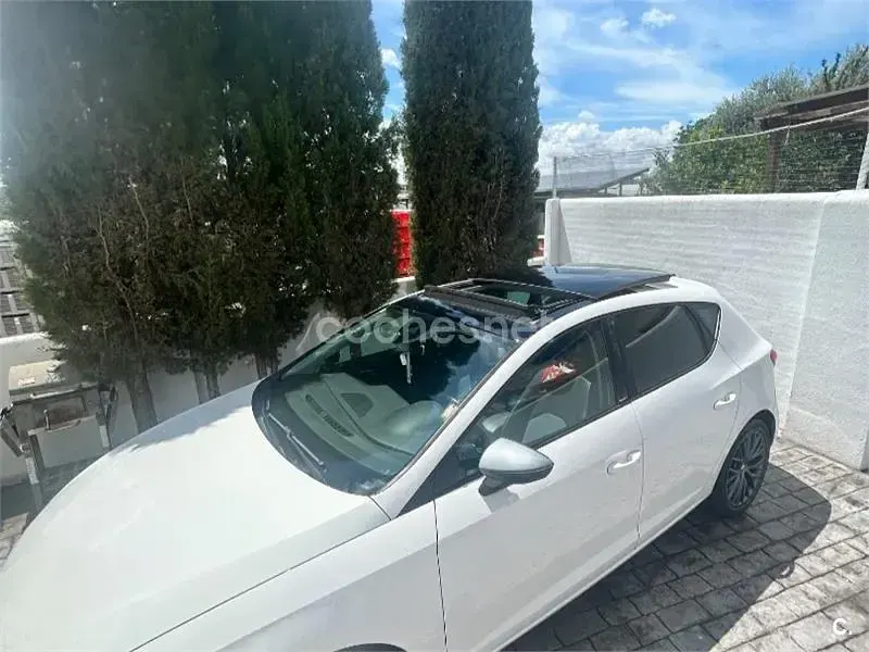Usado Seat Leon CONNECT 110 CV (80 kW) 2016 Blanco Berlina