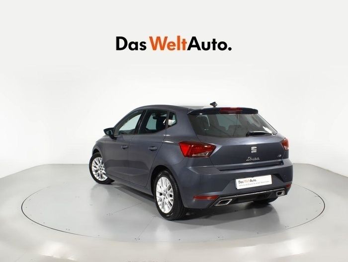 Gris Usado 2024 Seat Ibiza FR Berlina | 18.700 € (Precio justo) - Imagen 1/4