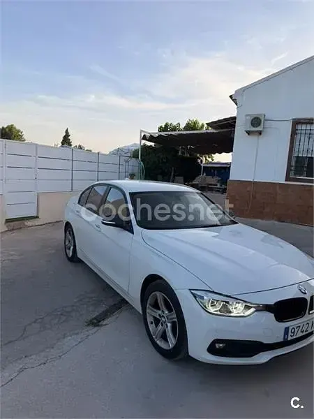 Usado BMW 318 150 CV (110 kW) 2019 Blanco Berlina