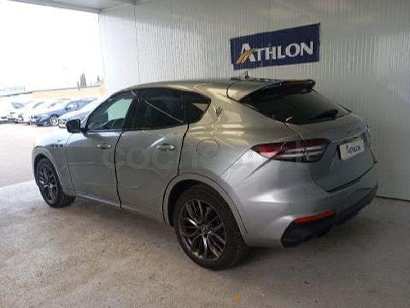 Usado Maserati Levante GT 330 CV (242 kW) 2022 Gris / plata SUV