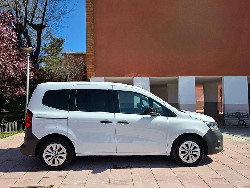 Usado Renault Kangoo Edition One 95 CV (69 kW) 2021 Blanco Monovolumen