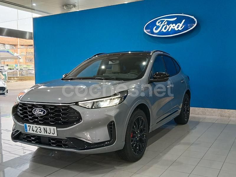 Gris / plata Usado 2025 Ford Kuga SUV | 37.900 € - Imagen 1/4
