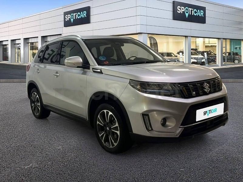 Usado Suzuki Vitara 129 CV (94 kW) 2021 Gris / plata SUV