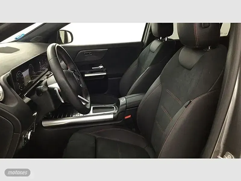 Usado Mercedes GLA250 218 CV (160 kW) 2025 Negro SUV