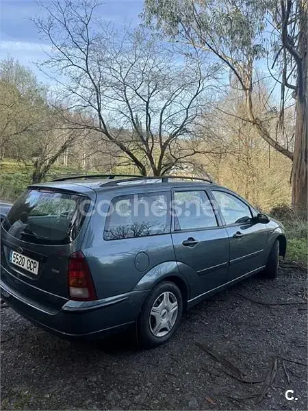 Usado Ford Focus Ambiente 100 CV (73 kW) 2002 Verde Familiar