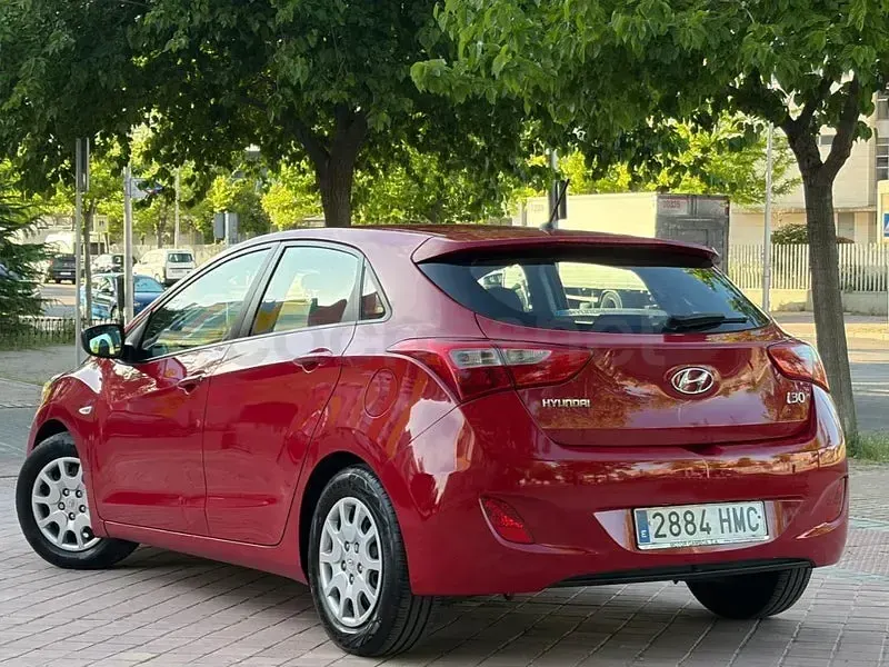 Brugt Hyundai i30 100 HK (73 kW) 2013 Rød Sedan