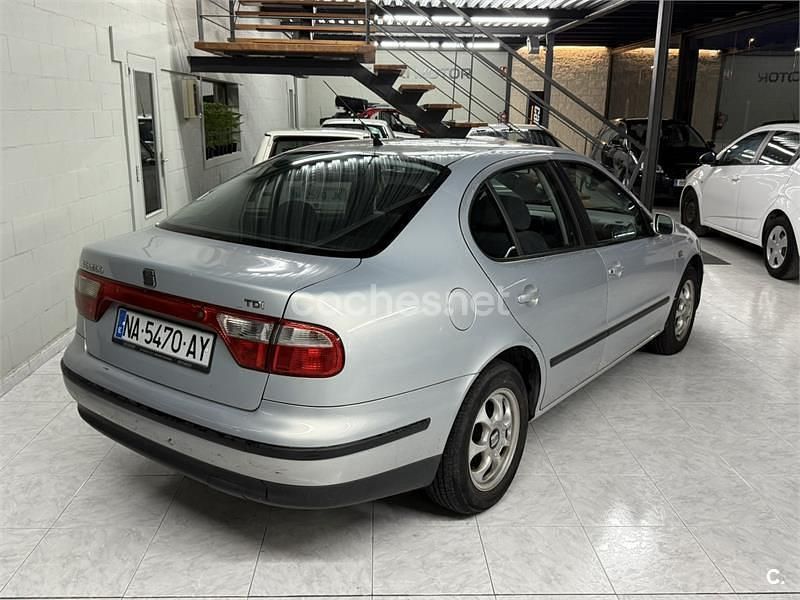 Usado Seat Toledo Stella 110 CV (80 kW) 1999 Gris / plata Berlina