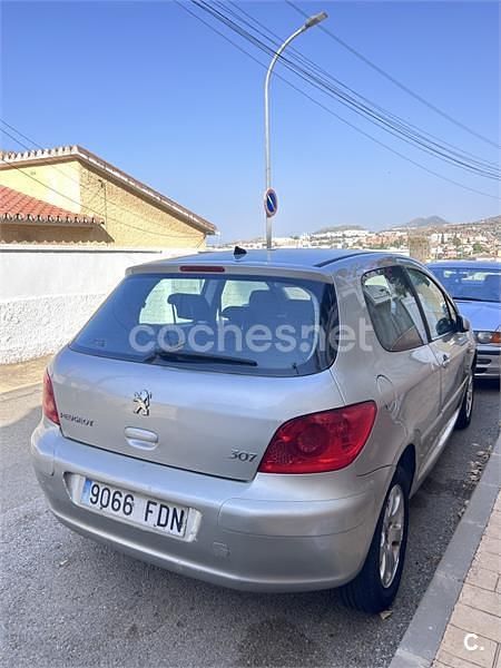 Usado Peugeot 307 90 CV (66 kW) 2006 Gris / plata Berlina