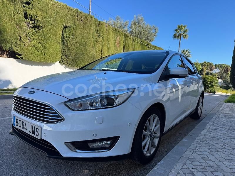 Blanco Usado 2016 Ford Focus Titanium Berlina | 7500 € (Buen precio) - Imagen 1/4