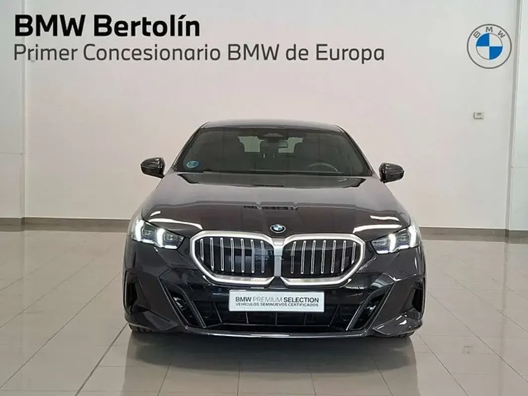 Usado BMW 520 197 CV (144 kW) 2025 Gris Berlina