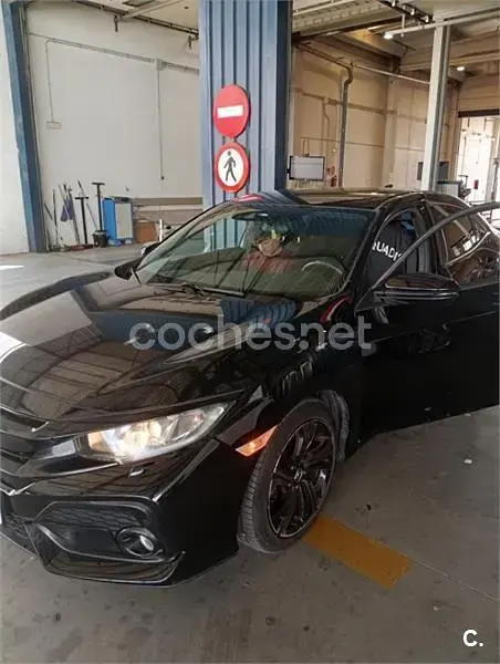 Usado Honda Civic Elegance 129 CV (94 kW) 2018 Negro Berlina