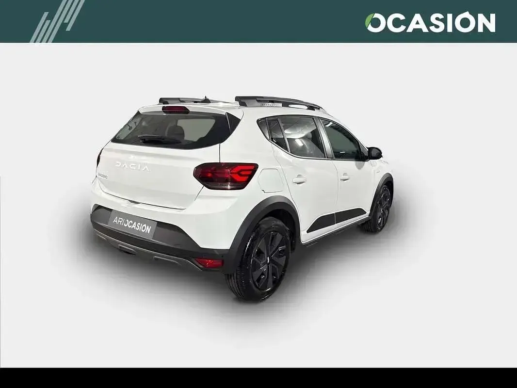 Usado Dacia Sandero Expression 91 CV (66 kW) 2024 Blanco Utilitario