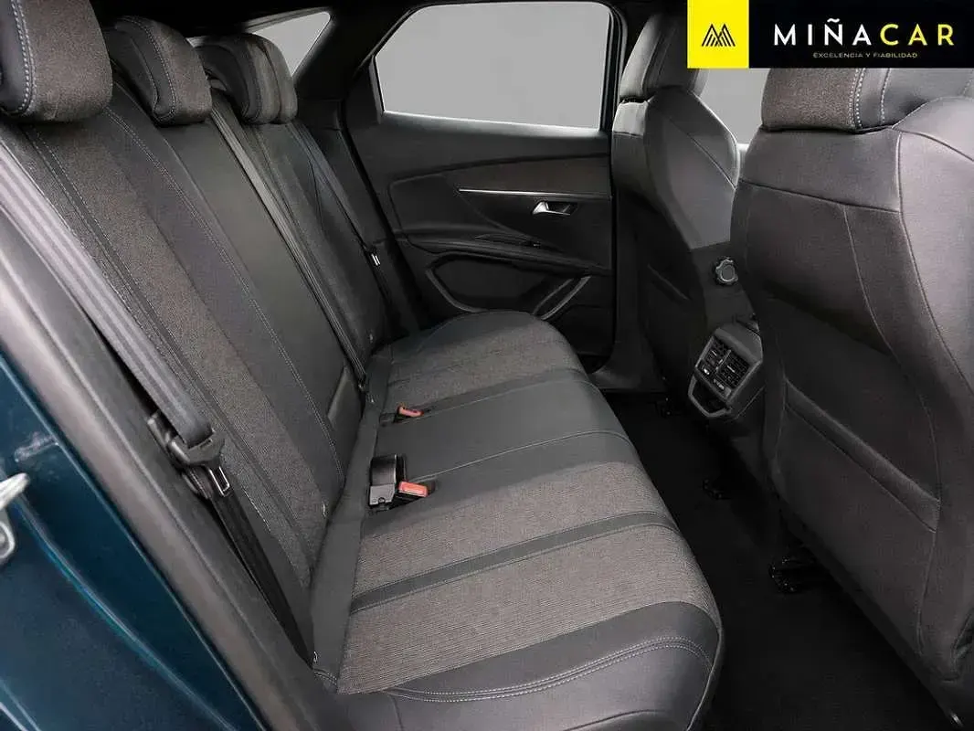 Usado Peugeot 3008 Allure 226 CV (166 kW) 2023 Azul SUV