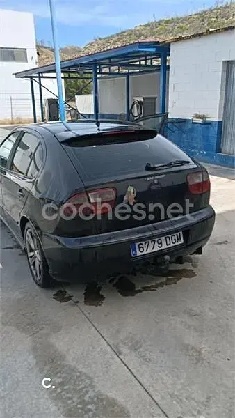 Usado Seat Leon FR 150 CV (110 kW) 2005 Negro Utilitario